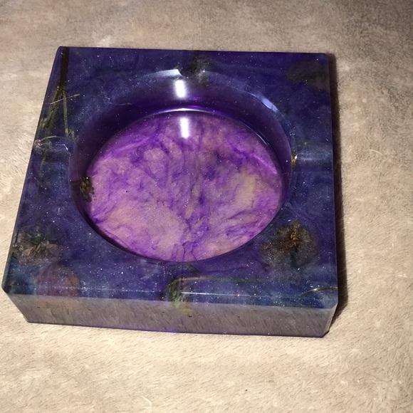 Unique Custom epoxy resin ashtray / trinket tray created by Me ๐ - Picture 3 of 10